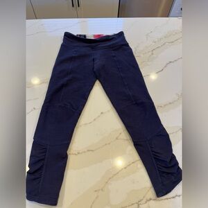 Lululemon navy capris